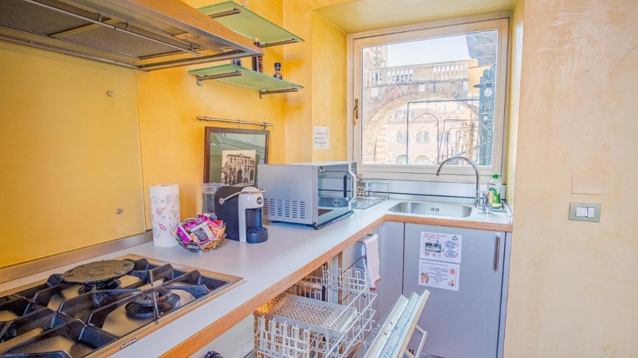 Residenza Dei Signori - Italian Homing Apartment เวโรนา ภายนอก รูปภาพ