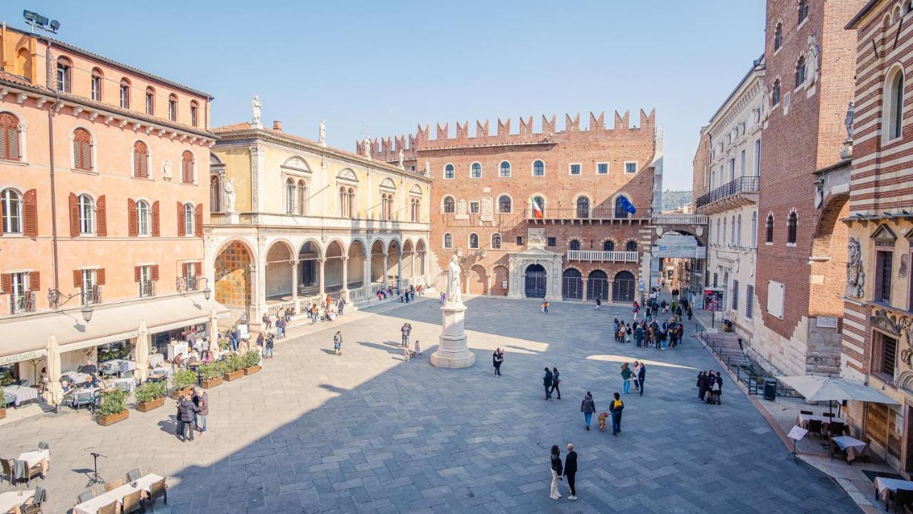 Residenza Dei Signori - Italian Homing Apartment เวโรนา ภายนอก รูปภาพ