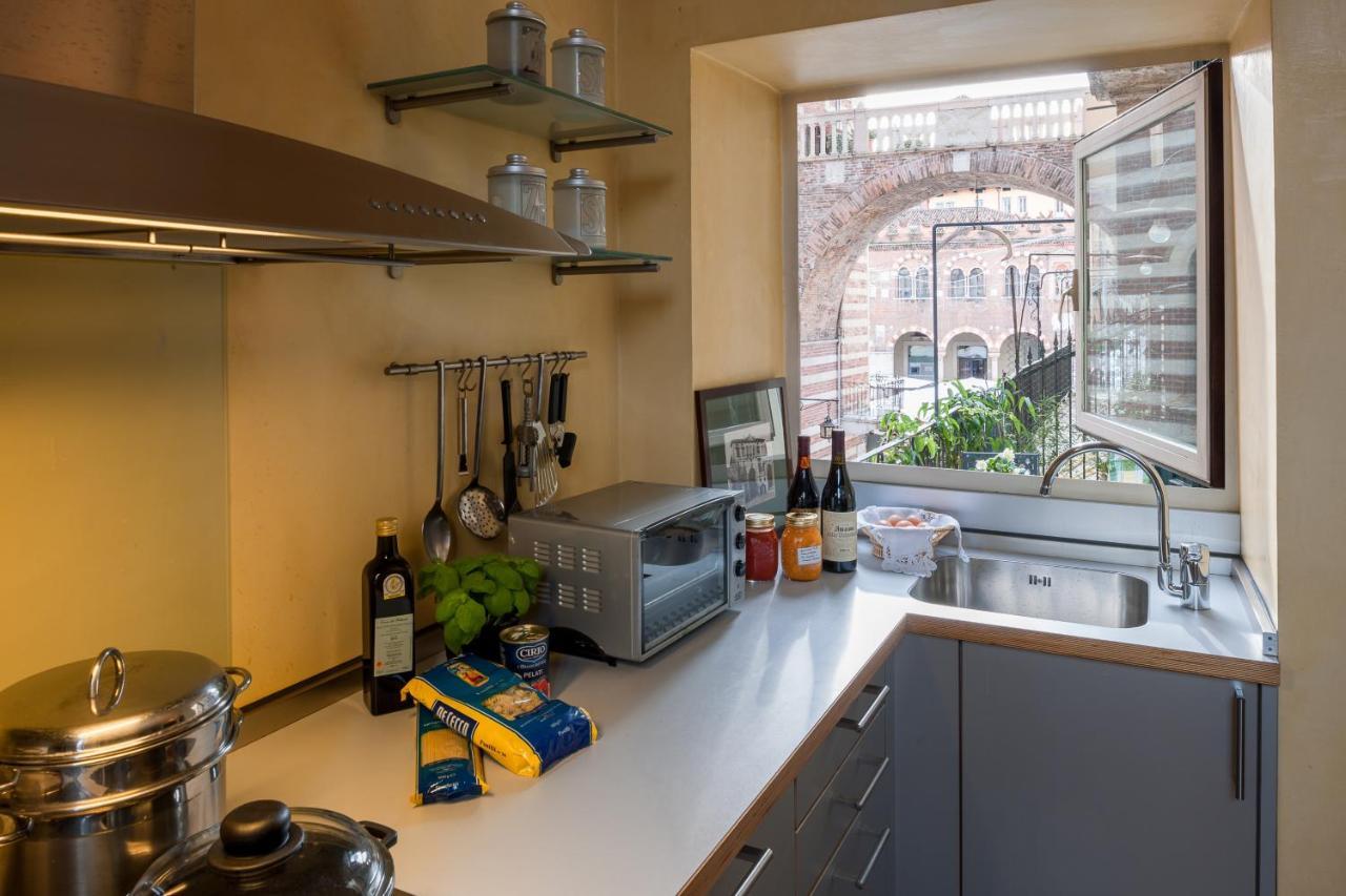 Residenza Dei Signori - Italian Homing Apartment เวโรนา ภายนอก รูปภาพ