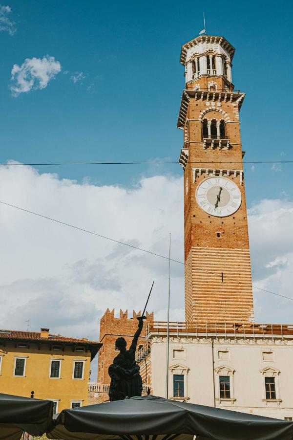 Residenza Dei Signori - Italian Homing Apartment เวโรนา ภายนอก รูปภาพ