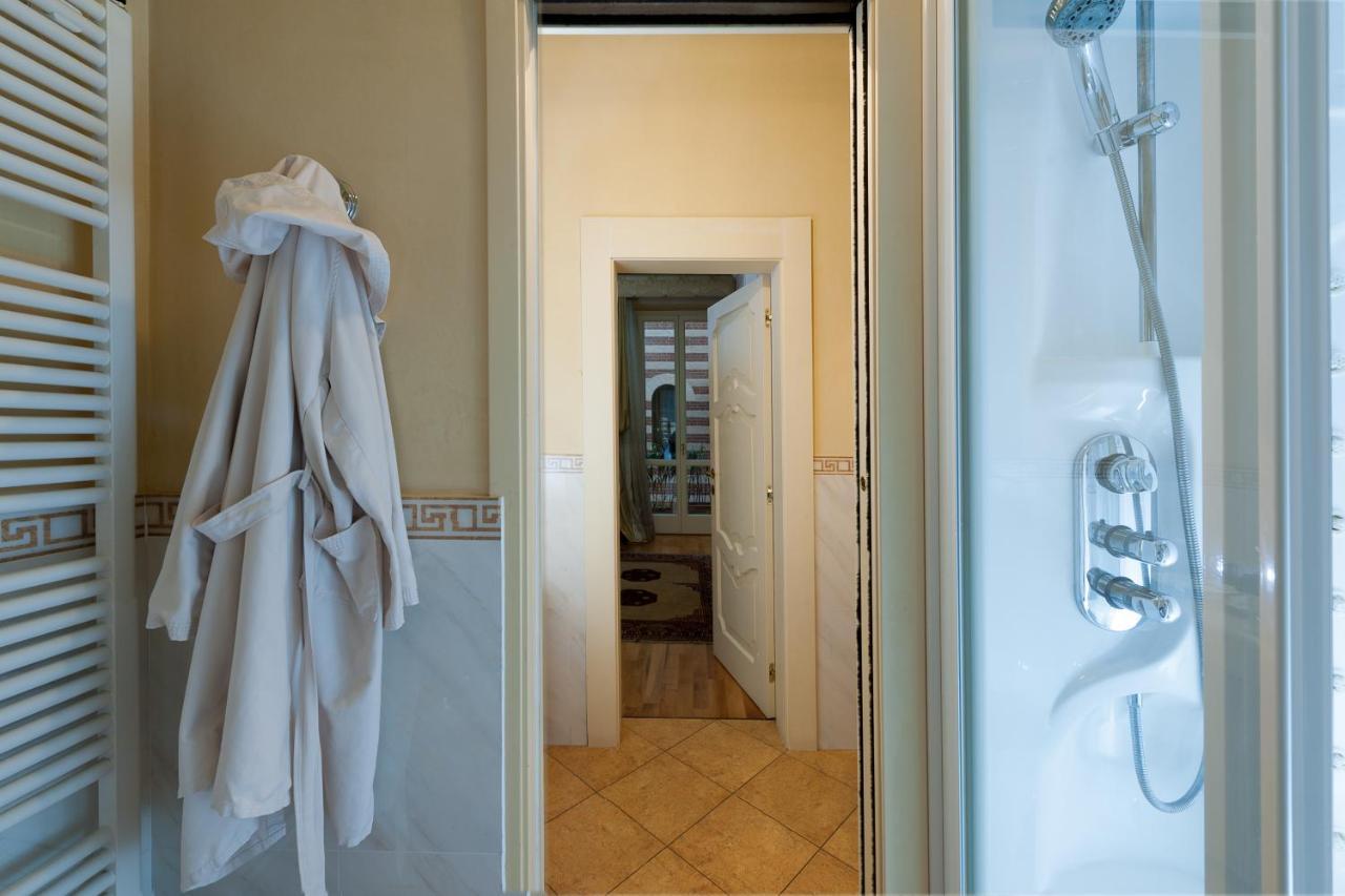 Residenza Dei Signori - Italian Homing Apartment เวโรนา ภายนอก รูปภาพ