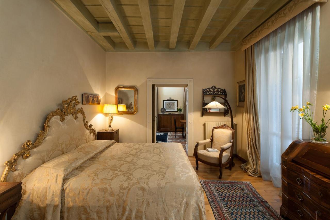 Residenza Dei Signori - Italian Homing Apartment เวโรนา ภายนอก รูปภาพ